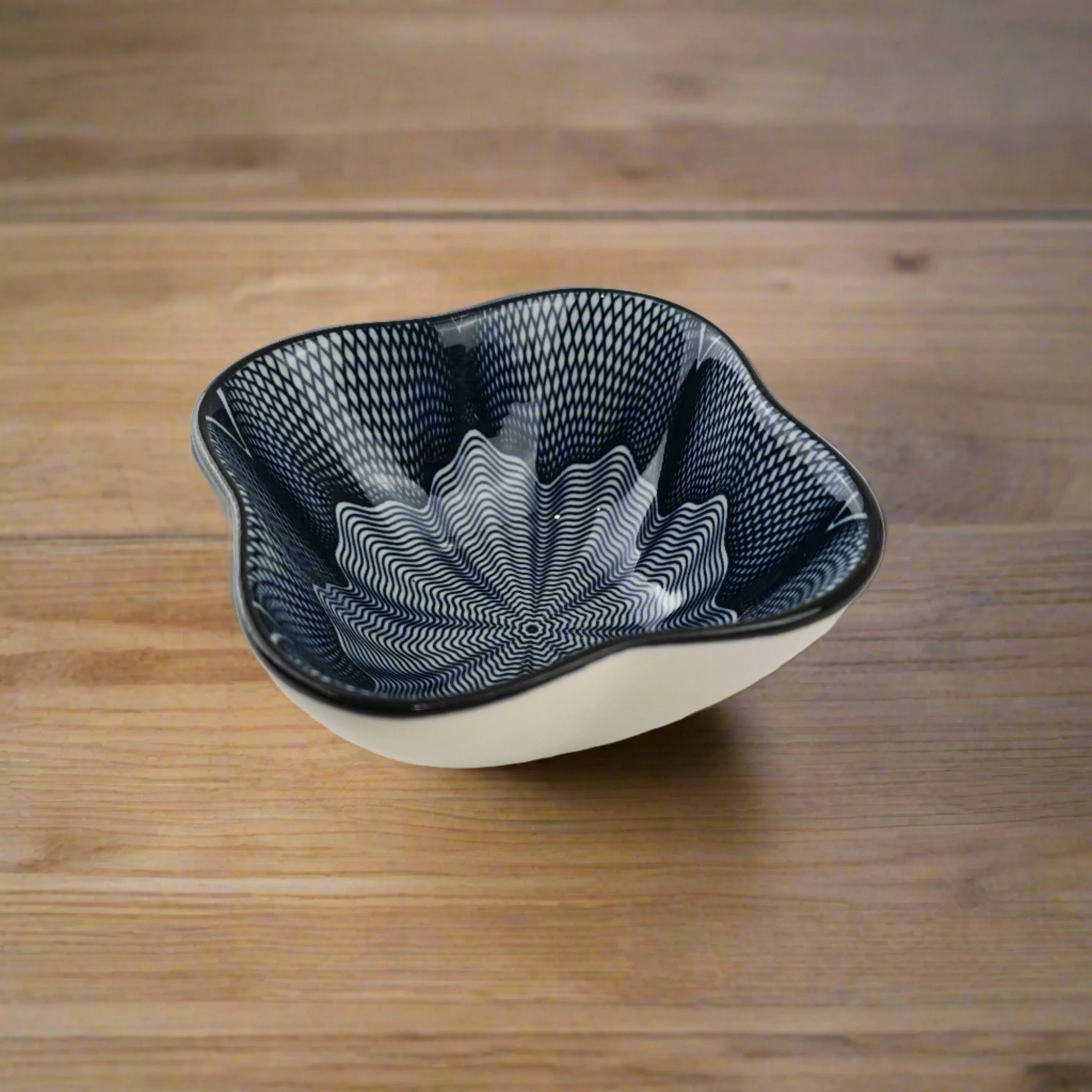 Flower shaped bowl - Image 6