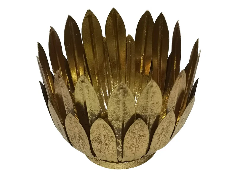 Gold Leaf Metal Candle Holder – Elegant 18x15cm Decor Piece